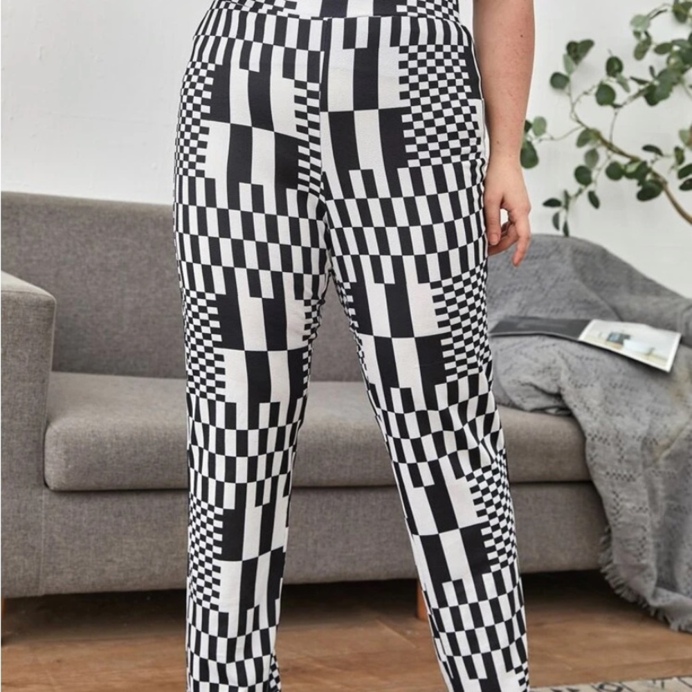High Waist Geo-print Pants - Picture 7 of 10